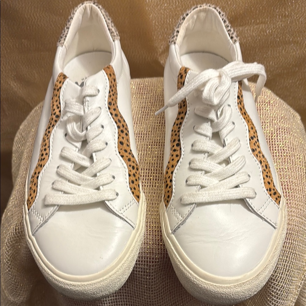 Women's White and animal print Sneakers